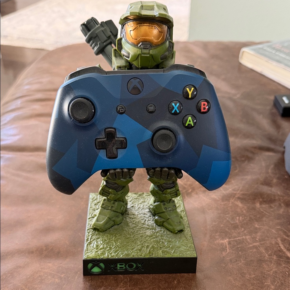 Halo Olive Green Spartan Figure with Orange Visor - Picture 8 of 9
